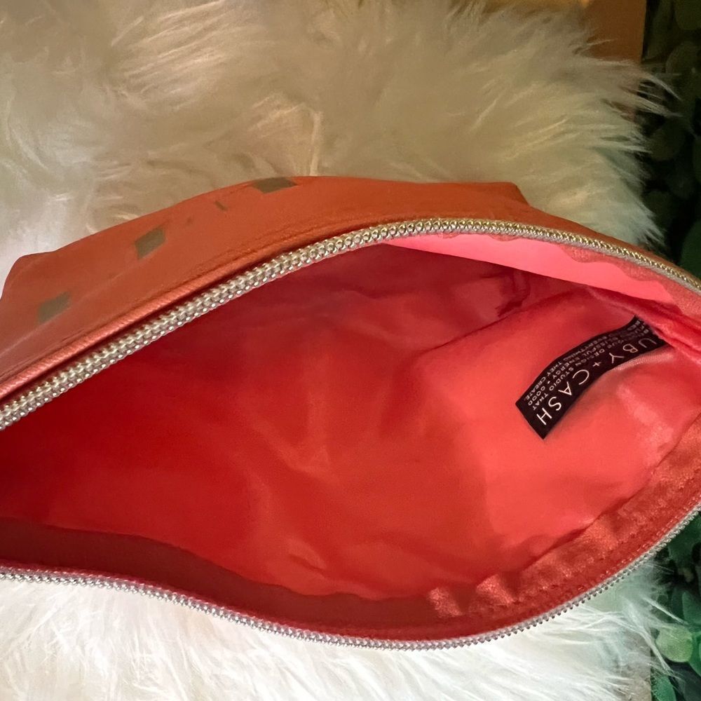 Ruby + Cash Makeup Bag - Picture 3 of 3
